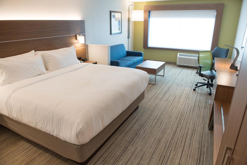 King Suite - Non-Smoking interior